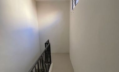 Rumah Manyar Jaya Praja Lokasi Pusat Kota 3 Kamar Tidur