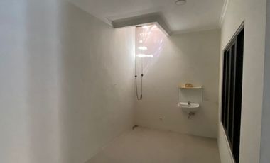 Rumah Manyar Jaya Praja Lokasi Pusat Kota 3 Kamar Tidur