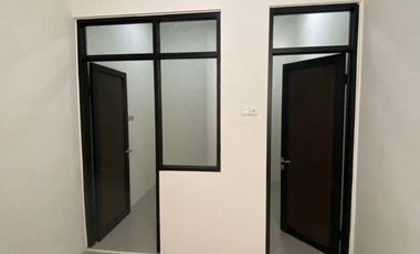 Rumah Manyar Jaya Praja Lokasi Pusat Kota 3 Kamar Tidur