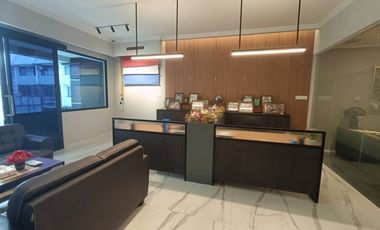 Dijual Ruko 2 Lantai Full Perabot Mewah di Koplek Ruko Solo Baru