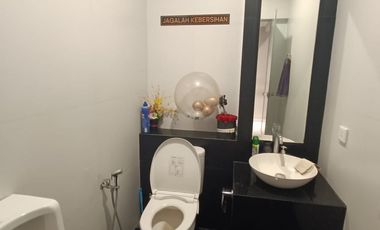 Dijual Ruko 2 Lantai Full Perabot Mewah di Koplek Ruko Solo Baru