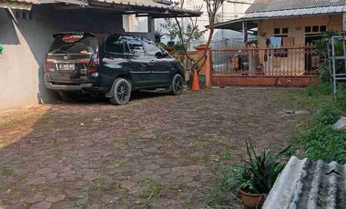 di jual rumah kontrakan 6 pintu dan lahan sewa parkir mobil