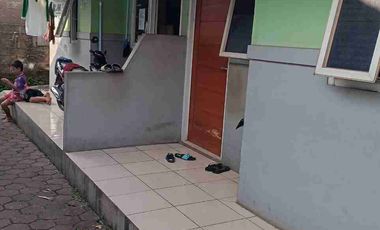 di jual rumah kontrakan 6 pintu dan lahan sewa parkir mobil