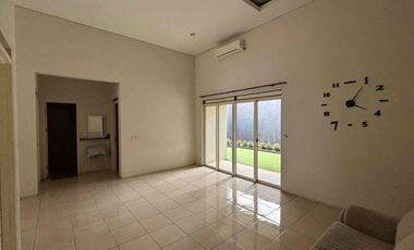 1 Lantai Asri Lebar minimalis