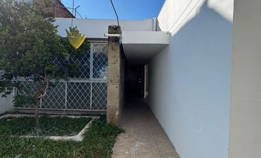 Casa en Renta sobre Av. Tepeyac, Col. Chapalita, ideal para Restaurante