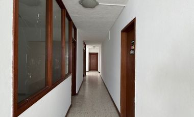 Casa en Renta sobre Av. Tepeyac, Col. Chapalita, ideal para Restaurante