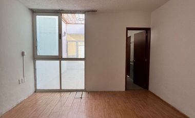 Casa en Renta sobre Av. Tepeyac, Col. Chapalita, ideal para Restaurante