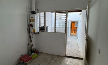 Casa en Renta sobre Av. Tepeyac, Col. Chapalita, ideal para Restaurante