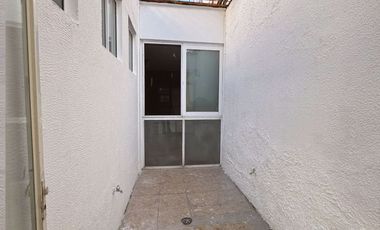 Casa en Renta sobre Av. Tepeyac, Col. Chapalita, ideal para Restaurante