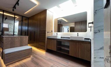 Amplia Casa en venta en Parque Bruselas  Lomas de Angelópolis II,  5 Recámaras