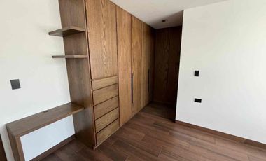 Amplia Casa en venta en Parque Bruselas  Lomas de Angelópolis II,  5 Recámaras