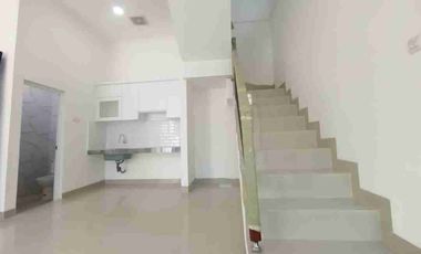 Di Jual rumah mewah terbaru dan modern strategis di Cempaka Putih 3 KT 3 KM dekat KFC Jakarta Pusat.