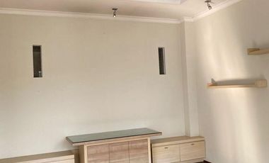 Rumah Mewah Full Furnished Dengan Kolam Renang 2 Lantai