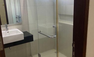 Rumah Mewah Full Furnished Dengan Kolam Renang 2 Lantai