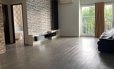 Rumah Mewah Full Furnished Dengan Kolam Renang 2 Lantai