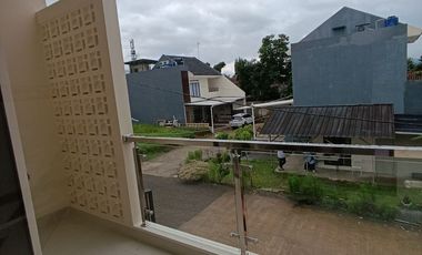 Rumah Pusat Kota Sukabumi dekat Setukpa Polri Minimalis Modern 2 Lantai