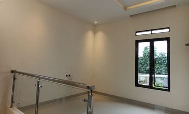 Rumah Pusat Kota Sukabumi dekat Setukpa Polri Minimalis Modern 2 Lantai