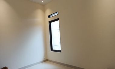 Rumah Pusat Kota Sukabumi dekat Setukpa Polri Minimalis Modern 2 Lantai