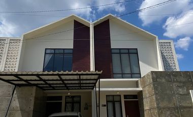Rumah Pusat Kota Sukabumi dekat Setukpa Polri Minimalis Modern 2 Lantai