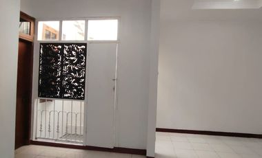 Disewakan Rumah 2 Lantai Bagus di Pulomas Timur, Jakarta Timur