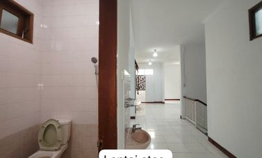 Disewakan Rumah 2 Lantai Bagus di Pulomas Timur, Jakarta Timur