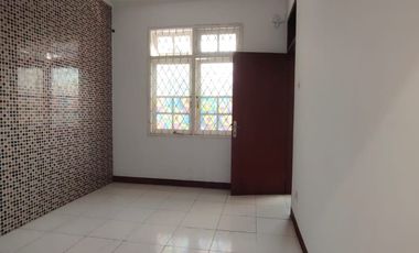 Disewakan Rumah 2 Lantai Bagus di Pulomas Timur, Jakarta Timur