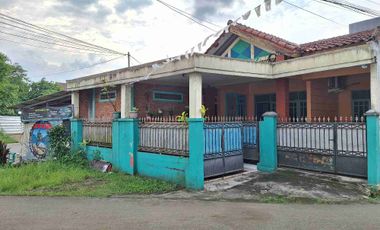 Rumah Strategis Pinggir Jalan Raya Cocok Untuk Usaha Atau jadi Komersial
