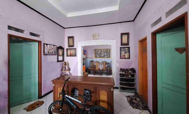 Rumah Strategis Pinggir Jalan Raya Cocok Untuk Usaha Atau jadi Komersial