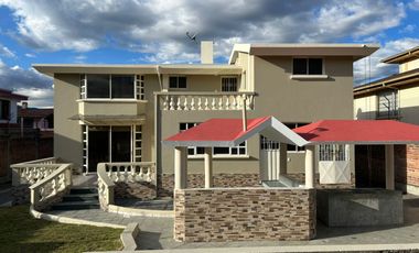 Arriendo propiedad en los Chillos, sector San José del Valle; 1000m2 terreno y 300m2 construcción