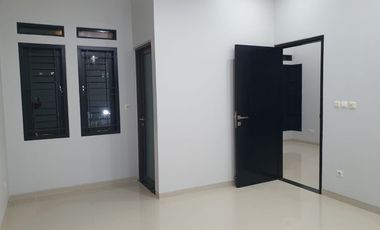 Jual Rumah LUAS TERAWAT di Setiabudi Bandung harga MENARIK