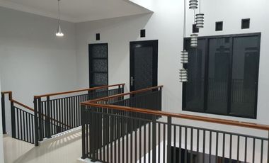 Jual Rumah LUAS TERAWAT di Setiabudi Bandung harga MENARIK