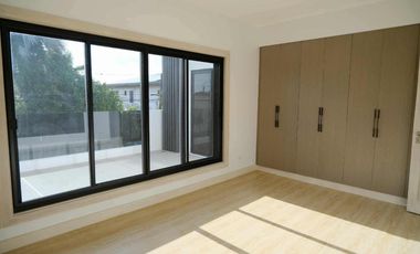 Modern Spacious Semi Furnished House and Lot for Sale in BF Homes Parañaque