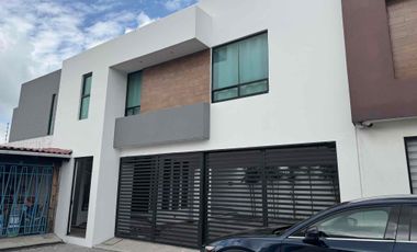 Casa en renta, 4 recámaras en prolongación 3 sur,  Priv  19 ote en San Andrés, Cholula, Puebla.