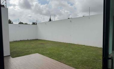 Casa en renta, 4 recámaras en prolongación 3 sur,  Priv  19 ote en San Andrés, Cholula, Puebla.