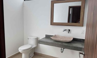 Casa en renta, 4 recámaras en prolongación 3 sur,  Priv  19 ote en San Andrés, Cholula, Puebla.