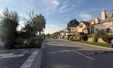 ¡GRAN OPORTUNIDAD! HERMOSA CASA EN CONDOMINIO ALTO MACUL