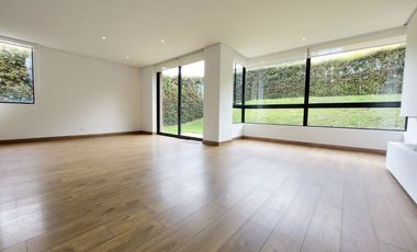 Casa moderna en zona exclusiva Residencial Campestre de Cajica