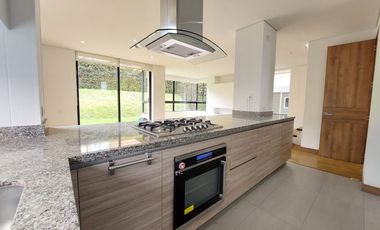 Casa moderna en zona exclusiva Residencial Campestre de Cajica