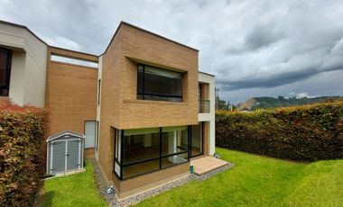 Casa moderna en zona exclusiva Residencial Campestre de Cajica