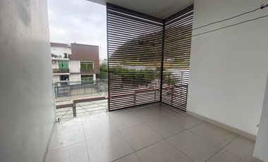 EN ALQUILER DEPARTAMENTO MODERNO EN LOS CEIBOS GUAYAQUIL