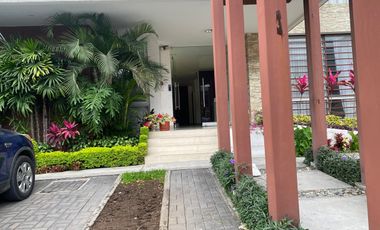EN ALQUILER DEPARTAMENTO MODERNO EN LOS CEIBOS GUAYAQUIL