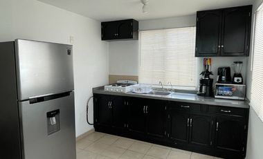 RENTA DE BONITA CASA AMUEBLADA EN HACIENDA VIÑEDOS