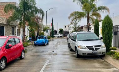 RENTA DE BONITA CASA AMUEBLADA EN HACIENDA VIÑEDOS