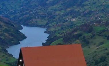 MODERNA CASA DE VENTA, Sector Norte Paute C1532