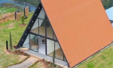 MODERNA CASA DE VENTA, Sector Norte Paute C1532