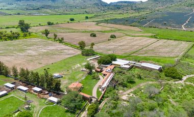 HERMOSO RANCHO EL AGUACERO EN VENTA; ETZATLÁN, JALISCO. MÉXICO.