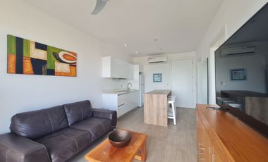 A media cuadra de la 5ta y caminando a la playa