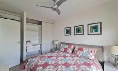 A media cuadra de la 5ta y caminando a la playa