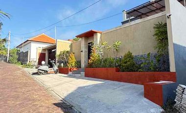 BUC Dijual 2 Villa + Tanah, View GWK, di Kutuh Bali
