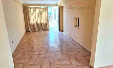 Se Vende Amplia Linda y Funcional casa de un piso, Poblacion Los Paltos, comuna de Quillota, Region Valparaiso.